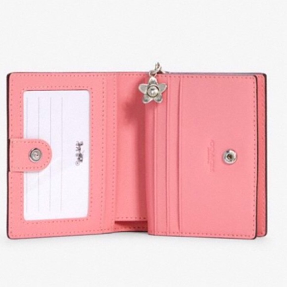 NWT Coach Daisy Snap Wallet in gift box - Picture 2 of 12